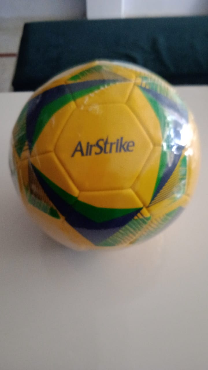 🟦 Product Name: Airstrike Football